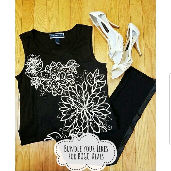 NWT| Karen Scott {FLORAL EMBELLISHED BLOUSE} - Picture 1 of 5